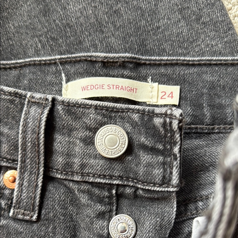 WOMENS LEVI WEDGIE STRAIGHT LEG JEANS NEVER WORN - Picture 6 of 6